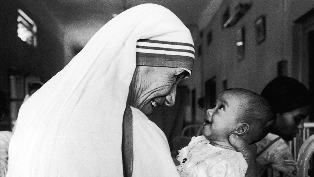 Madre Teresa de Calcutá foi quem mais cuidou dos pobres e defendeu for